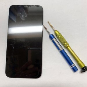 iPhone12 フロントパネル交換