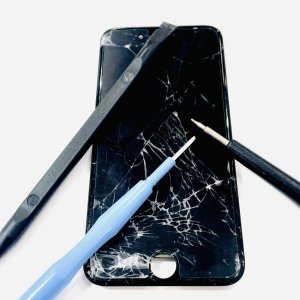 iPhone８ フロントパネル交換修理