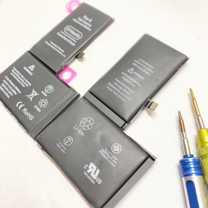 iPhoneX バッテリー交換 バッテリーの膨張