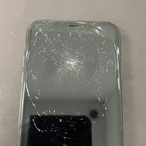 iPhone11 フロントパネル交換