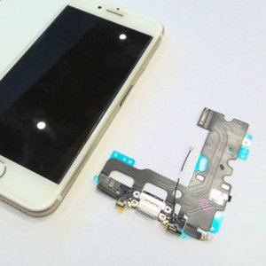 iPhone7ライトニング交換