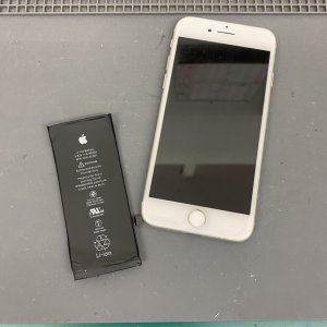 iPhone8 バッテリー交換