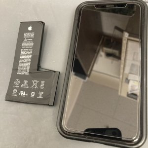 iPhoneXS バッテリー交換修理