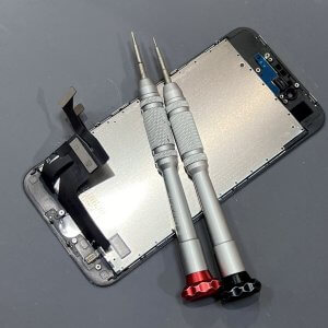 iPhoneSE2 パネル交換