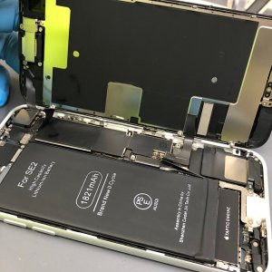 iPhone　SE2　落下画面破損　液晶交換