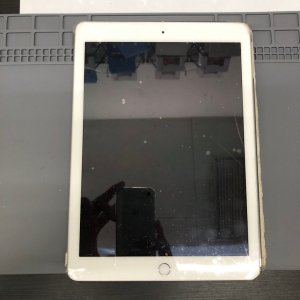 iPad６（アイパッド６）液晶交換