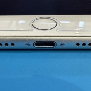 iPhone7 ライトニング清掃