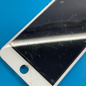 iPhone8Plus フロントパネル交換修理