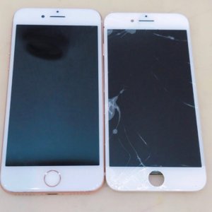 iPhone8パネル交換