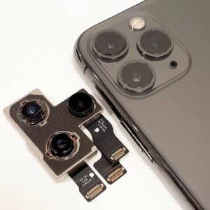 iPhone11Pro アウトカメラ修理