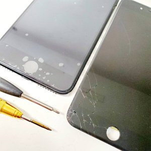 iPhone7 Plus パネル交換