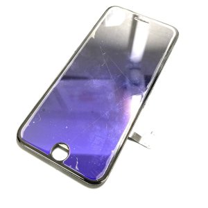 iPhoneSE3 パネル交換