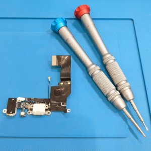 iPhoneSE(アイフォンSE)ライトニング交換