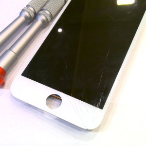 iPhone8 フロントパネル交換