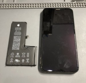 iPhoneXS 液晶交換＆バッテリー交換