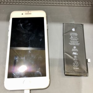 iPhone8 バッテリー交換