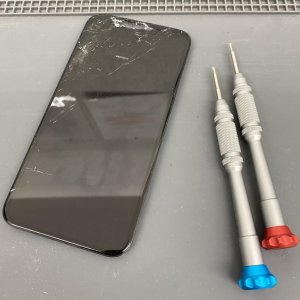 iPhone11 フロントパネル交換