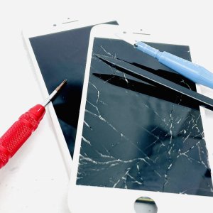 iPhone8　フロントパネル交換修理