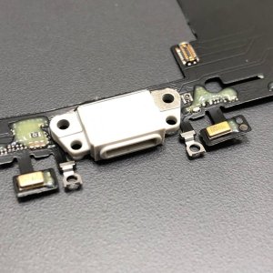 iPhone8Plus ライトニング交換