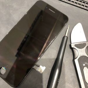 iPhone8 フロントパネル交換