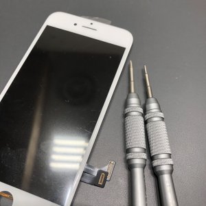 iPhone7 フロントパネル交換