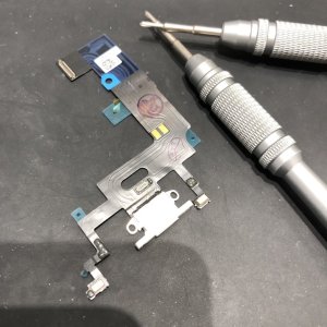 iPhoneXR ライトニング交換