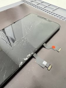 iPhone11 フロントパネル交換