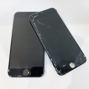 iPhone8 画面割れ修理