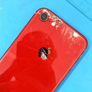 iPhone8 バックパネル修理