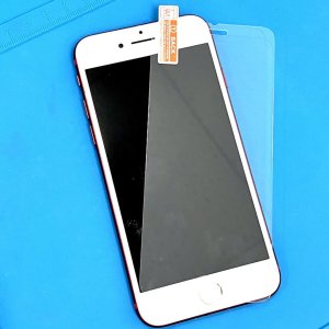 iPhone　永久保証強化ガラス　貼り付け