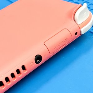 ニンテンドー スイッチライト カードスロット修理