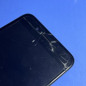 iPhone7Plus 画面が割れてしまった…