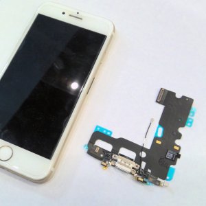 iPhone7ライトニング交換