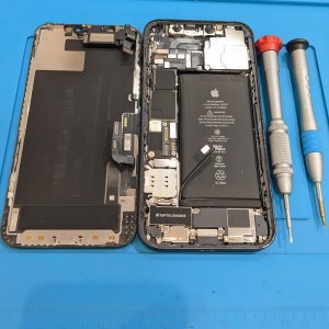 iPhone12(アイフォン12)液晶交換