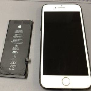 iPhone8 バッテリー交換
