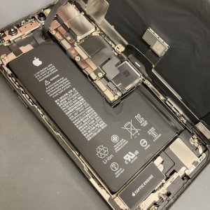 iPhoneXS バッテリー交換修理
