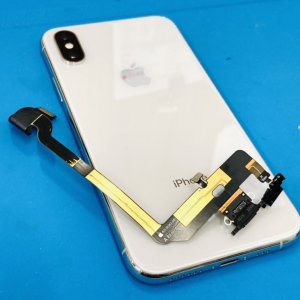iPhoneXS ライトニング交換