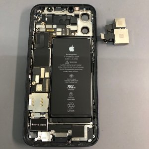 iPhone12mini カメラ振動音 ピントブレ アウトカメラ交換