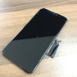 iPhoneXR 過充電 画面暗転 液晶交換