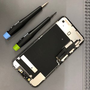 iPhone11 画面フリーズ 強制起動不能 液晶交換