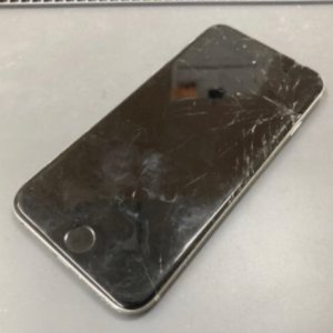iPhone7 落下破損　液晶交換