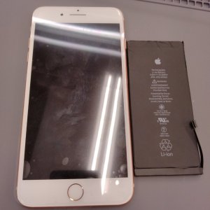 iPhone8+ バッテリー交換