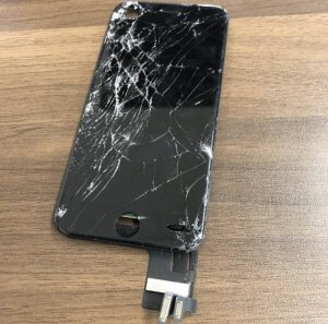 iPhone8  落下　踏付け　画面大破　パネル交換