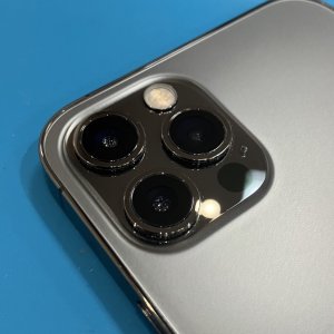 iPhone13PRO　アウトカメラ修理