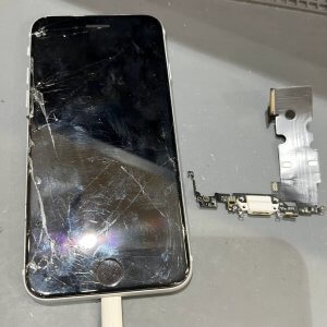 iPhoneSE2 ライトニングコネクタ交換