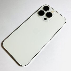 iPhone13Pro 基板修理  急に電源が落ちてしまい…