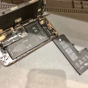 iPhoneXS バッテリー交換
