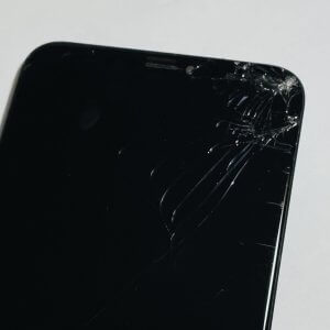 iPhone11　画面に縦線が何本も入ってしまった…