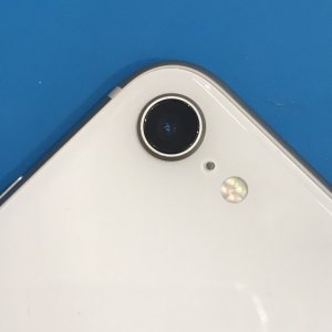 iPhoneSE2　アウトカメラレンズ交換修理
