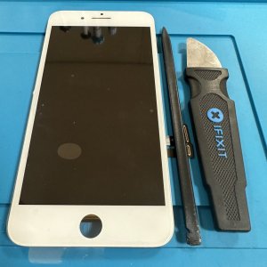 iPhone8Plus パネル交換